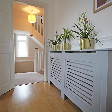 Queens Road - Luxury Spacious Home In Chester Christleton Esterno foto