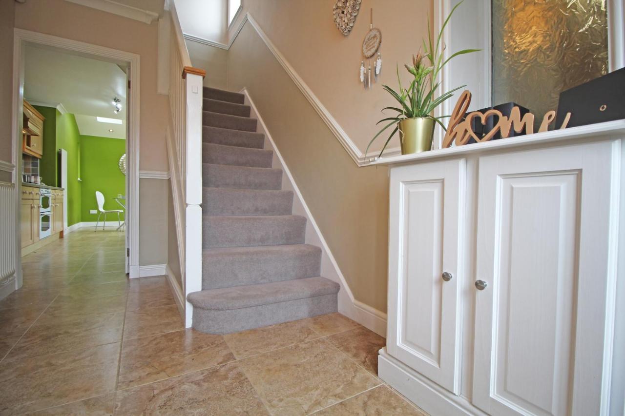 Queens Road - Luxury Spacious Home In Chester Christleton Esterno foto