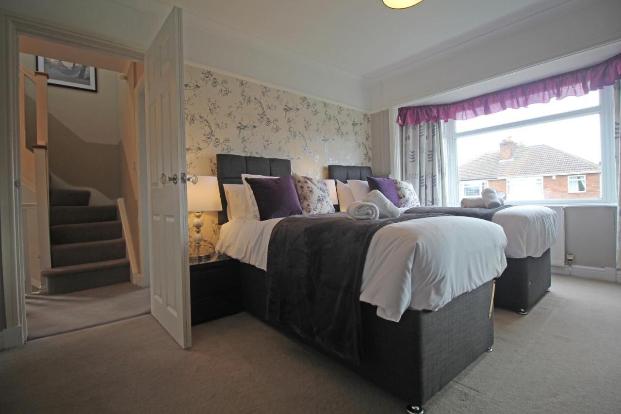 Queens Road - Luxury Spacious Home In Chester Christleton Esterno foto