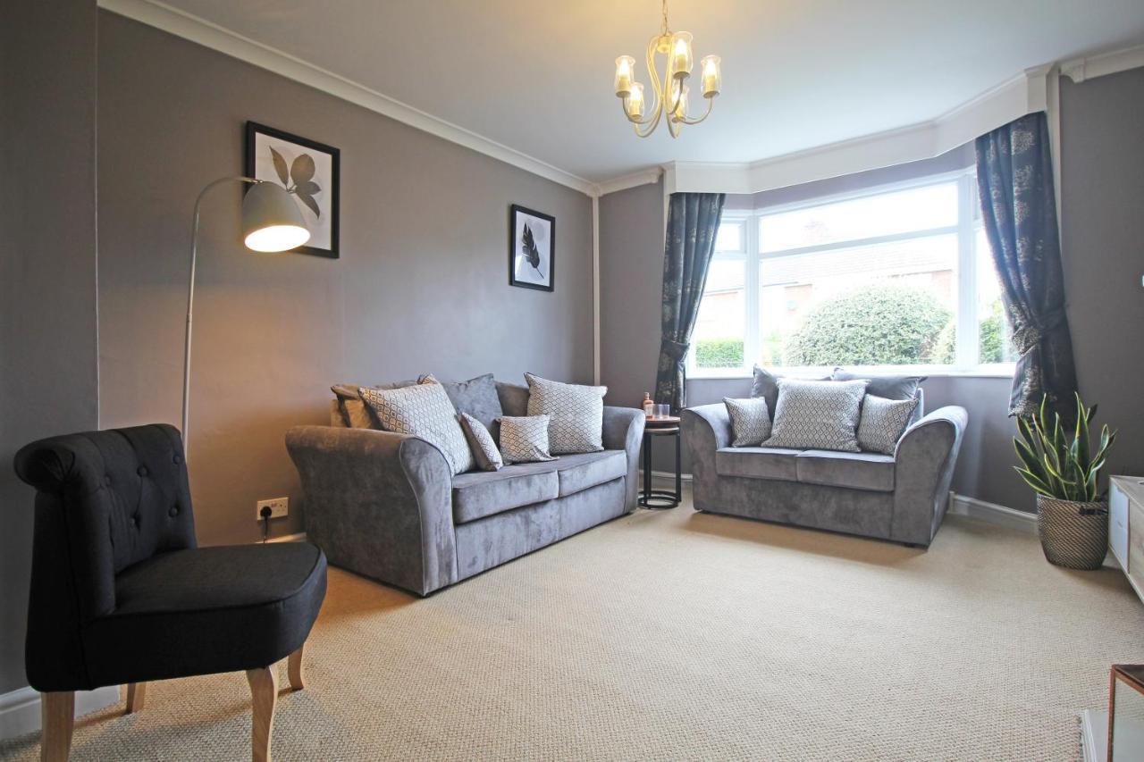 Queens Road - Luxury Spacious Home In Chester Christleton Esterno foto