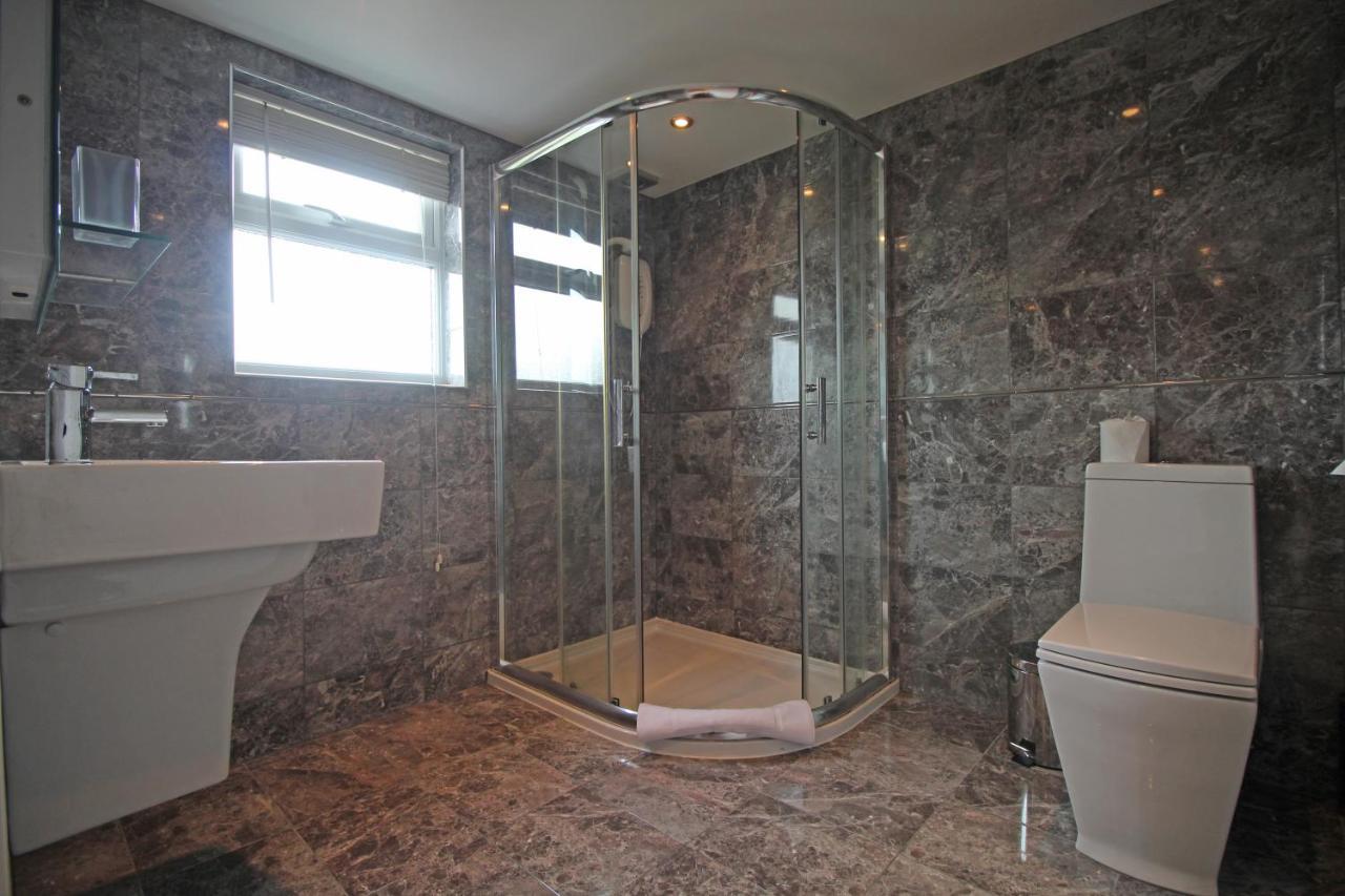 Queens Road - Luxury Spacious Home In Chester Christleton Esterno foto