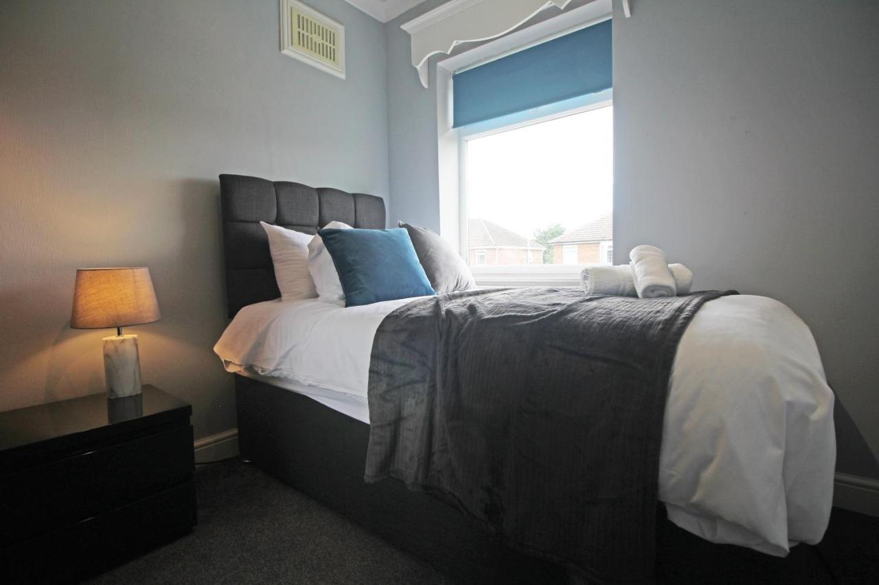 Queens Road - Luxury Spacious Home In Chester Christleton Esterno foto