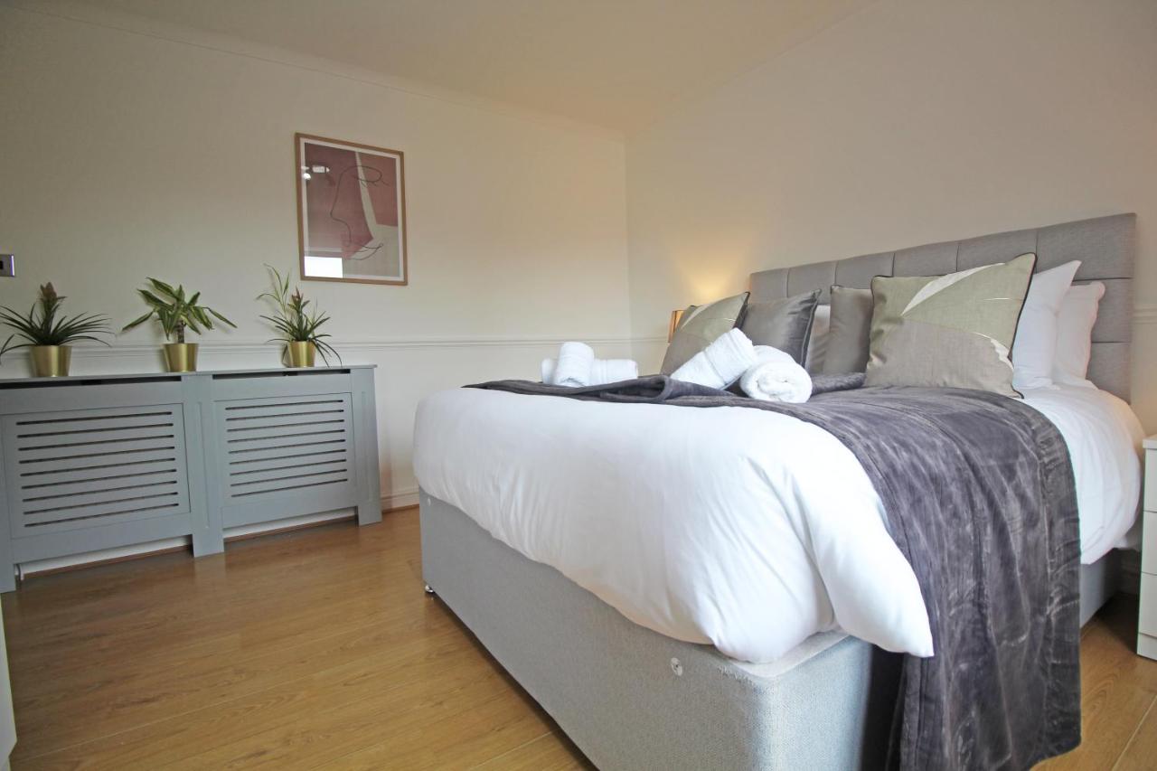 Queens Road - Luxury Spacious Home In Chester Christleton Esterno foto