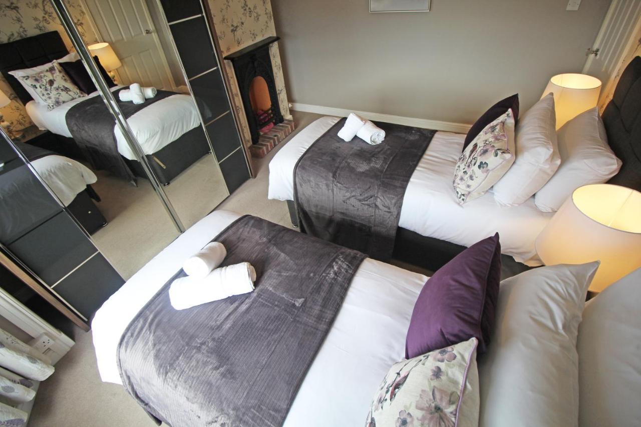 Queens Road - Luxury Spacious Home In Chester Christleton Esterno foto