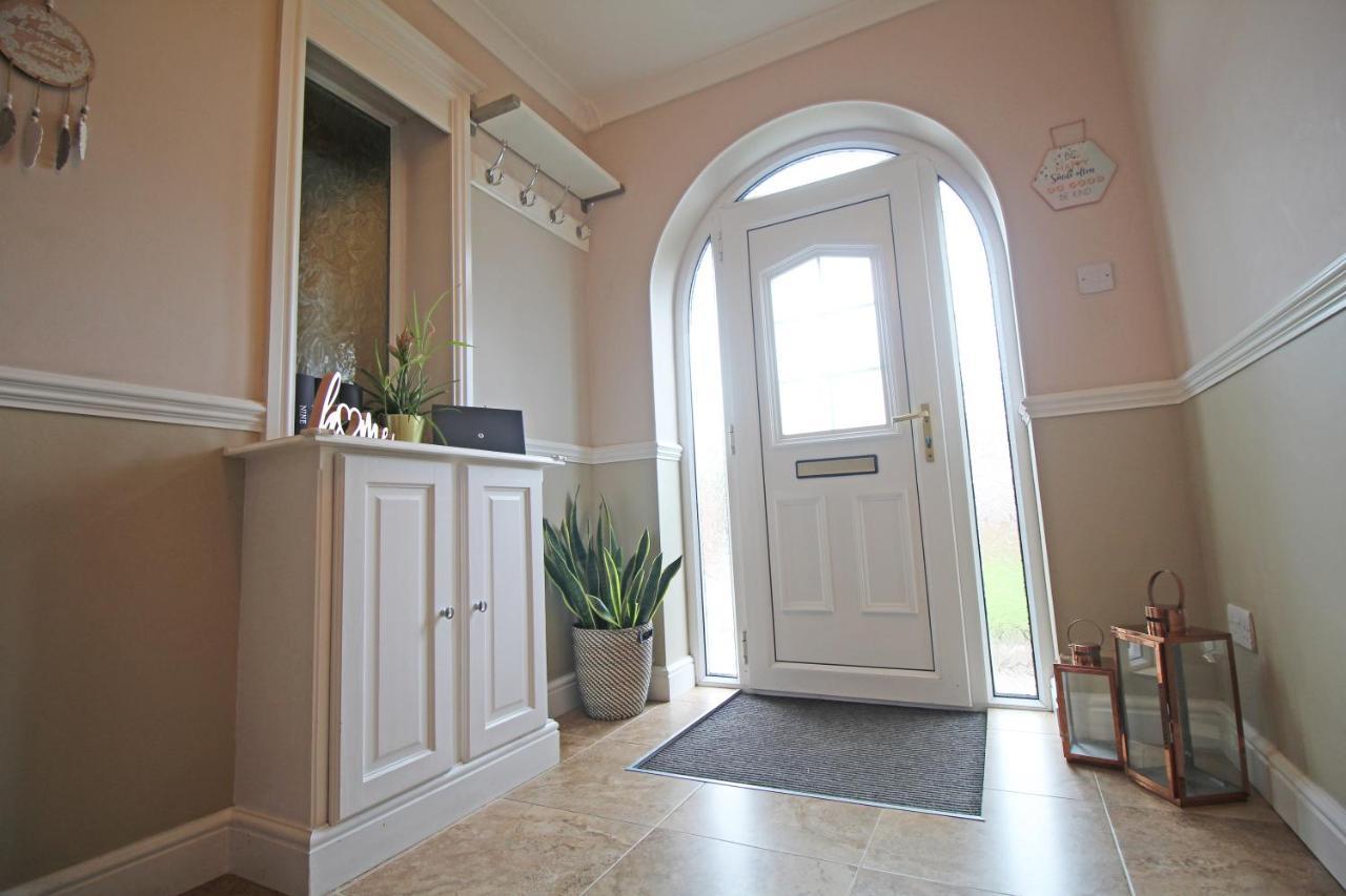 Queens Road - Luxury Spacious Home In Chester Christleton Esterno foto