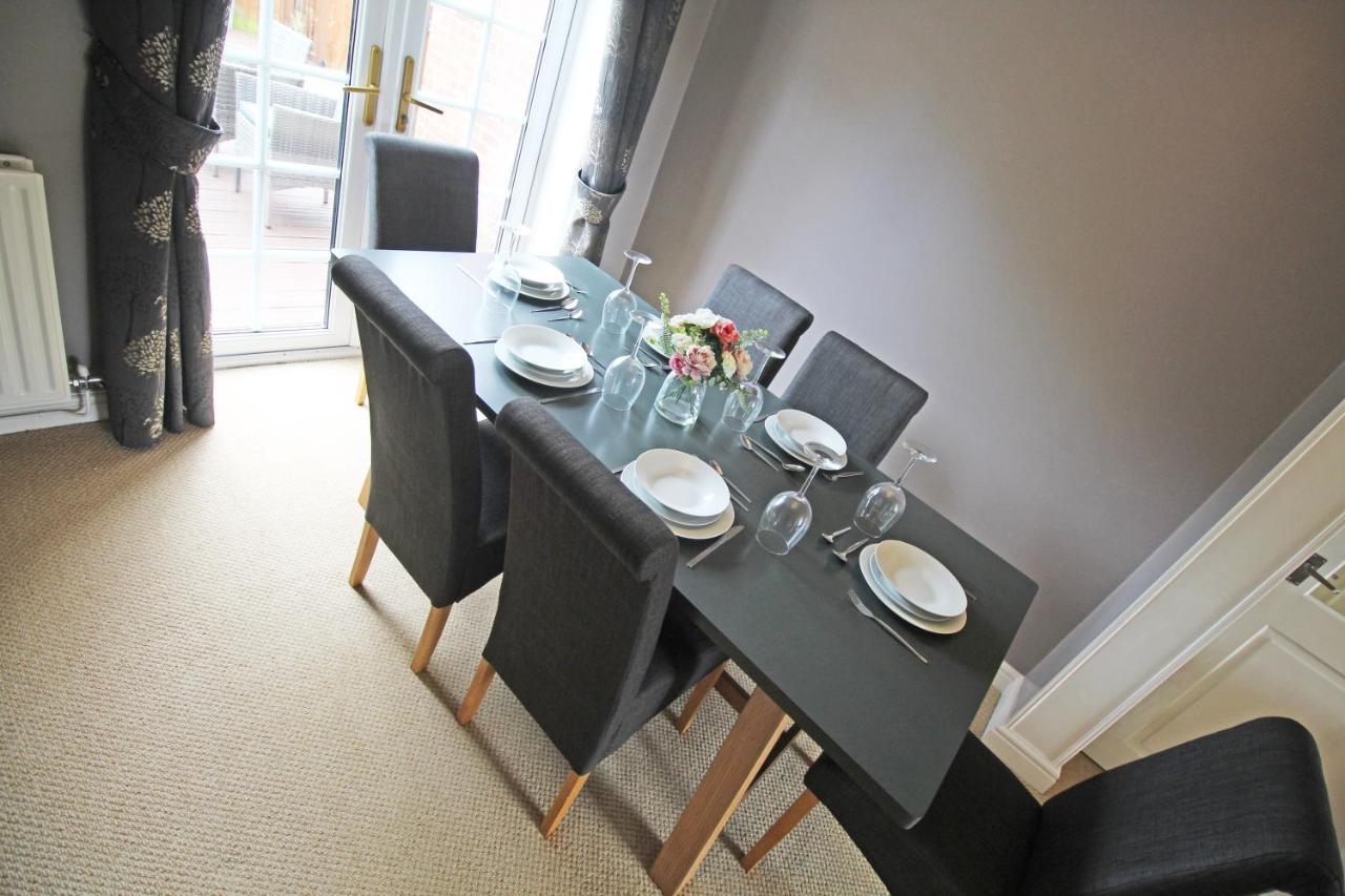 Queens Road - Luxury Spacious Home In Chester Christleton Esterno foto
