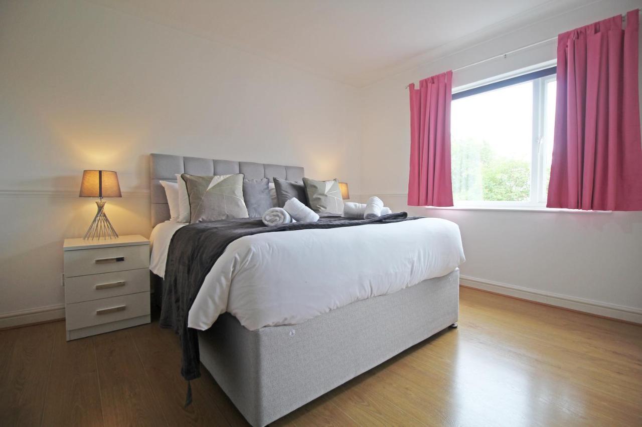 Queens Road - Luxury Spacious Home In Chester Christleton Esterno foto