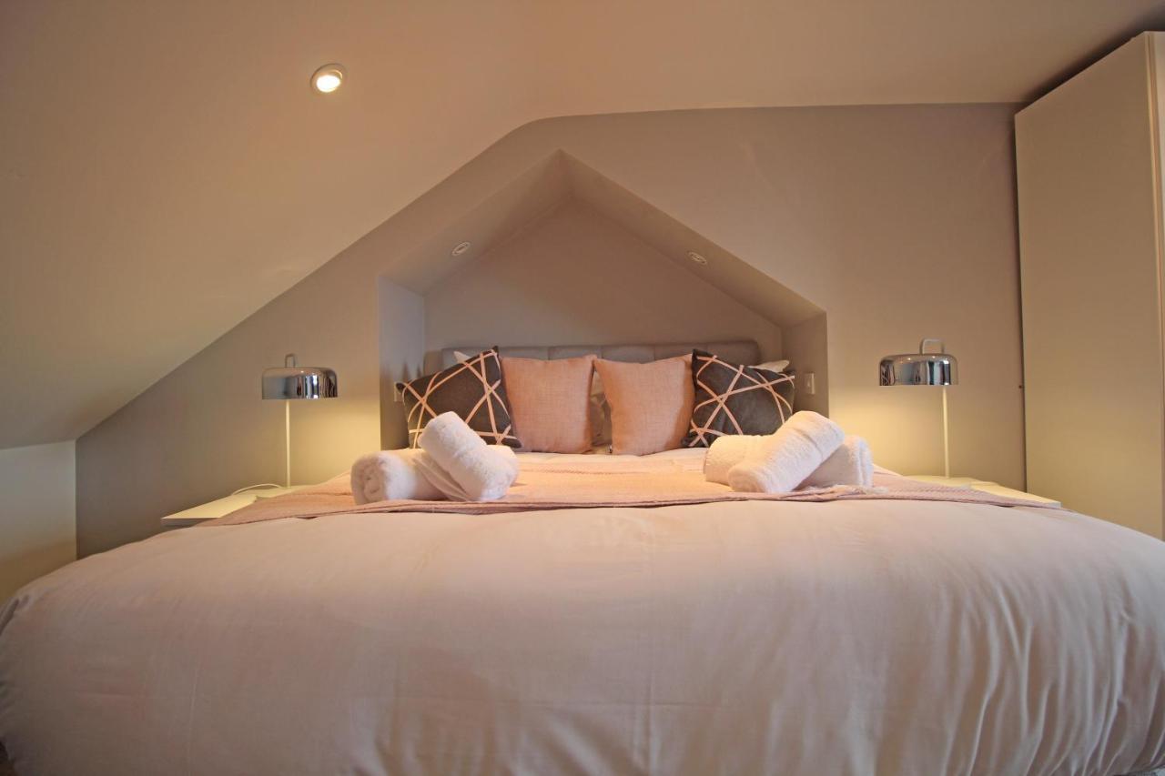 Queens Road - Luxury Spacious Home In Chester Christleton Esterno foto